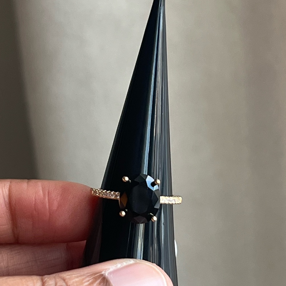Black oval stoned Gold Ring